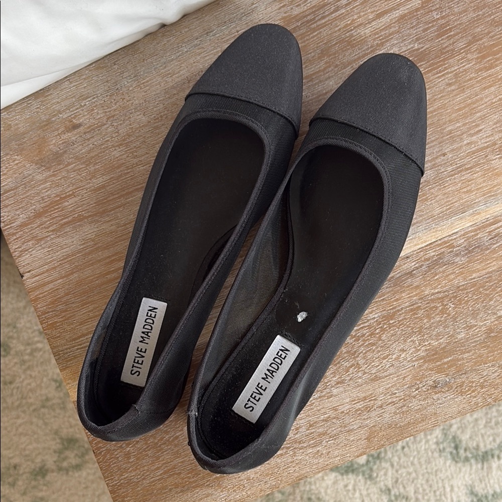 Steve Madden Black Flats Sleek Minimalist Design